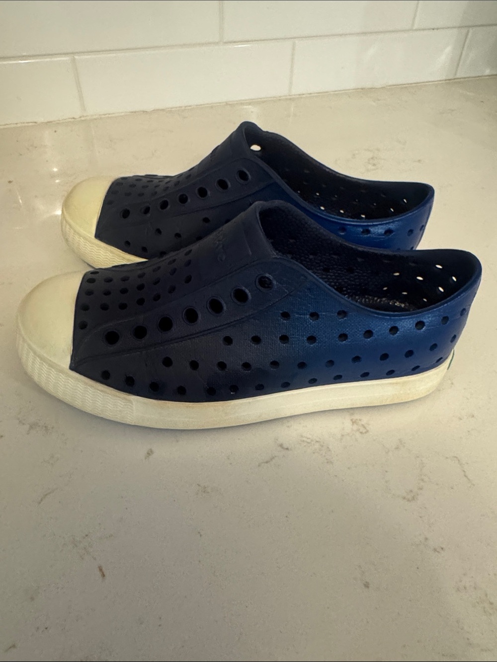 Native Navy Blue Slip-On Kids Water-Resistant Casual Sneakers Size C11